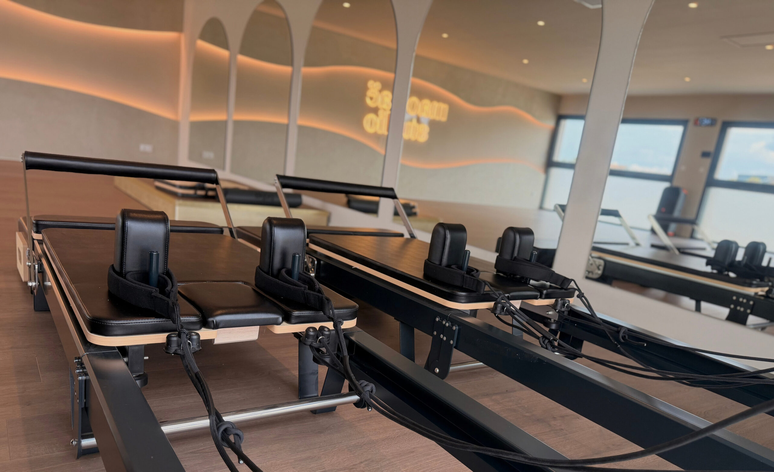 Les deux appareils de Pilates Reformer du studio